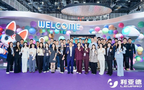 
���ǵ�����Infocomm China����Hi?Micro��ȫ����AI�ع���������̬